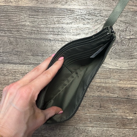 lululemon athletica Olive Belt Bag - Picture 3 of 4